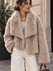 Dames imitatie Lammy coat kort beige