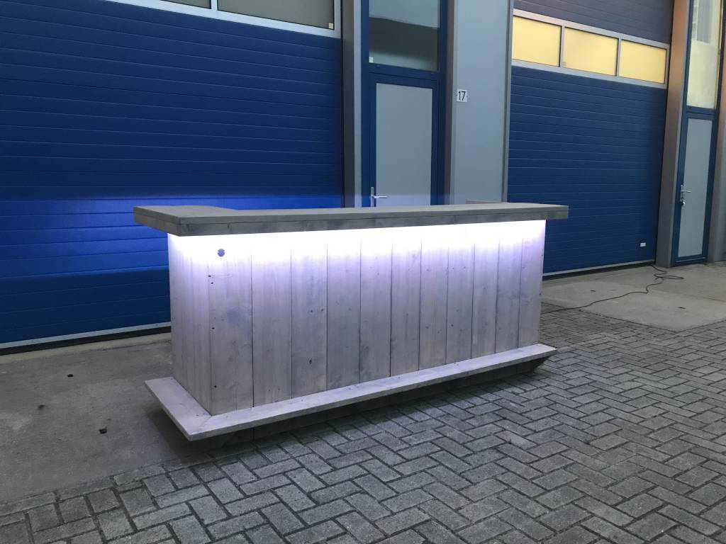 Gerben Bar  met een full colour en waterproof LED verlichting  pakket: Model Gerben LED special.