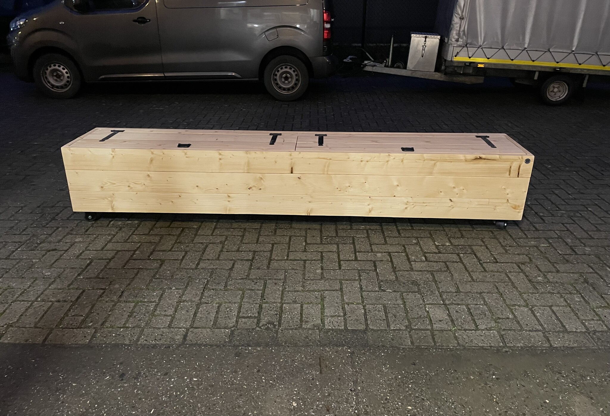 Alandroal Dekenkist-Opbergkist op wielen: Model Alandroal met een dubbele deksel