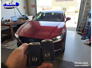 Mazda  sleutel met afstandsbediening