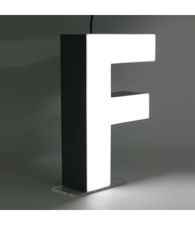 Quizzy LED Letter F