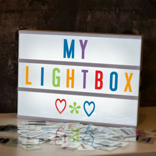 LIGHTBOX A4 Leuchtkasten in Weiß mit farbige Buchstaben & Micro USB Input