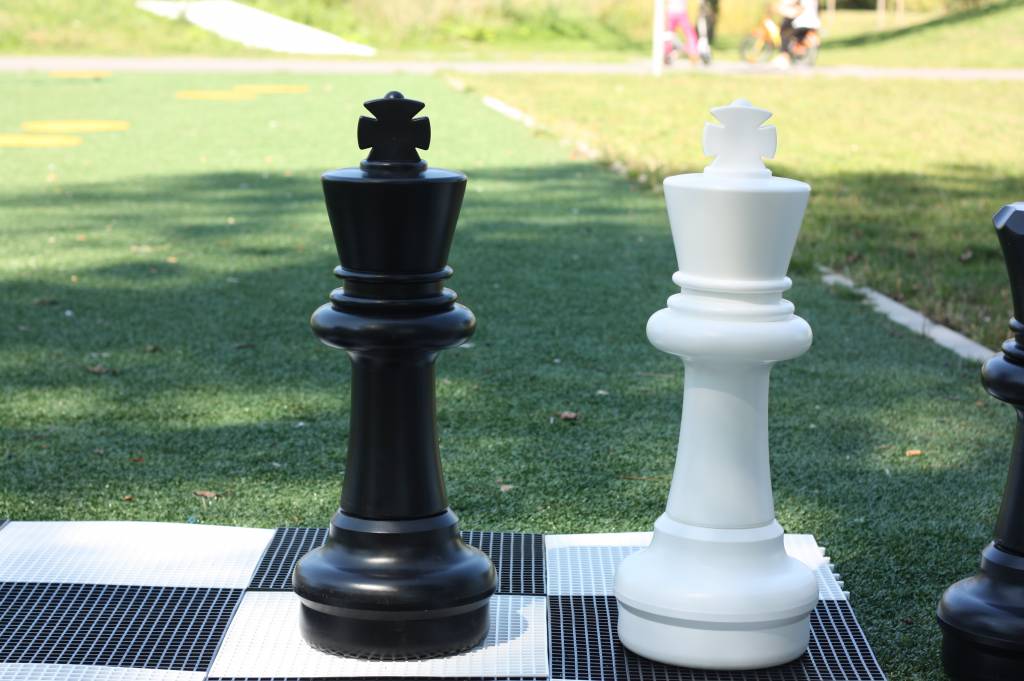 XXL Schachfigur, König Weiss oder Schwarz, 64 cm.2 teilig. - Übergames.de