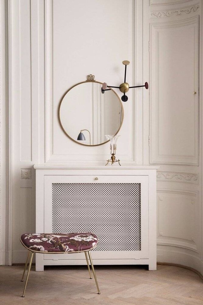 Gubi Specchio da parete Randaccio - Rotondo - Ø60 - Ottone anticato Gubi Specchio da parete Randaccio - Rotondo - Ø60 - Ottone anticato