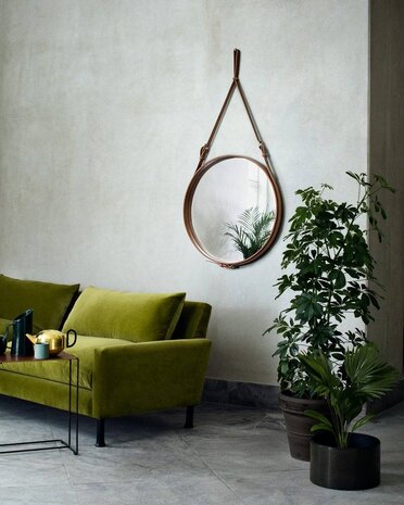 Gubi Wall mirror Adnet - Round - Ø70 - Tan Leather Gubi Wall mirror Adnet - Round - Ø70 - Tan Leather