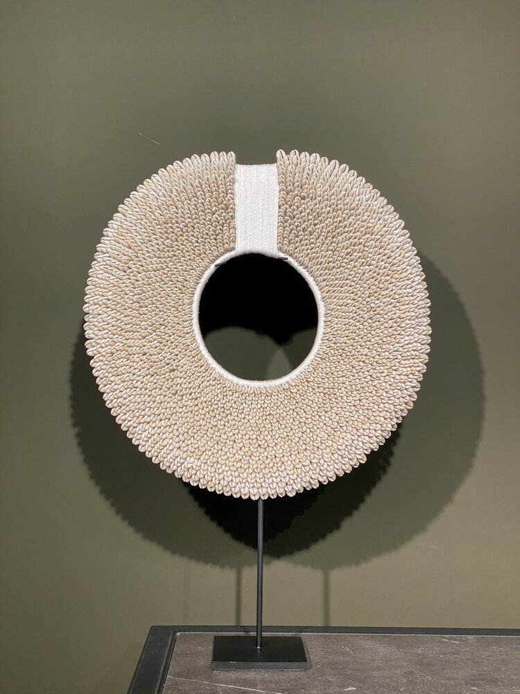 Collar Papua blanco con cuerda | de diámetro 47cm Collar Papua blanco con cuerda | de diámetro 47cm