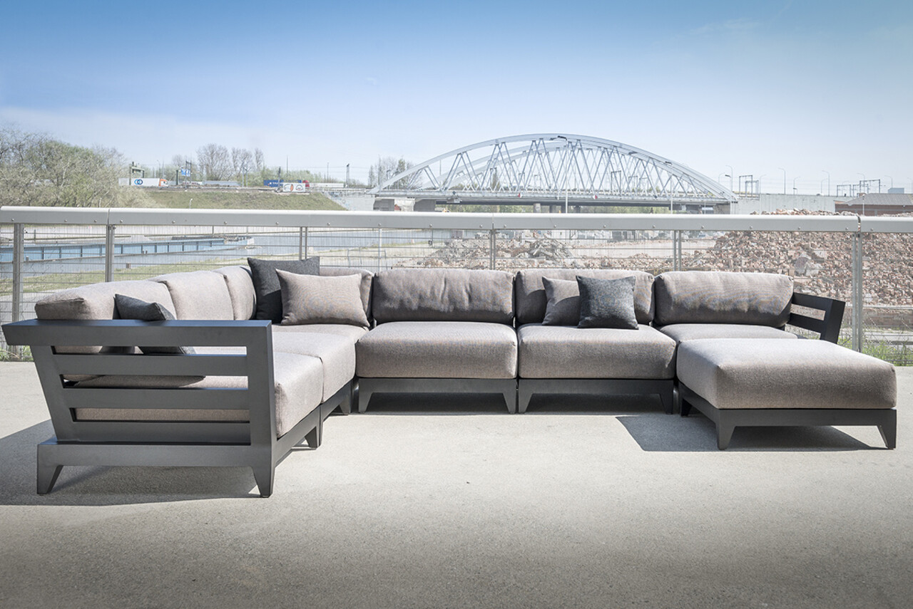 GOMMAIRE Outdoor | Organic Living Right Corner Mia | Aluminum Matte Black + Cushion