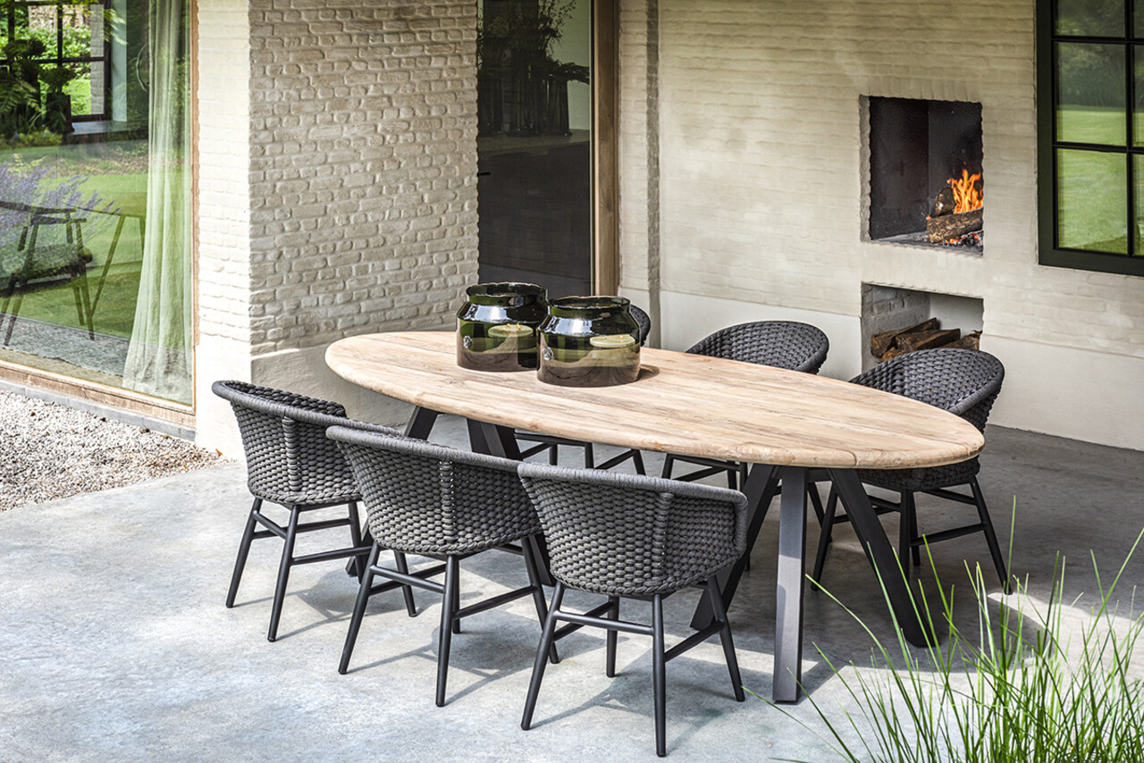 GOMMAIRE Outdoor | Organic Living Table Samuel | Reclaimed Teak Natural Grey & Aluminium Matte Black