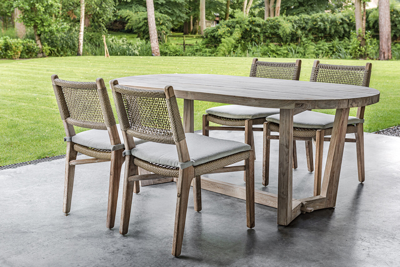 GOMMAIRE - Organic Living - Design Furniture  Mesa Ovalada Dan Pequeña | Teca recuperada gris natural