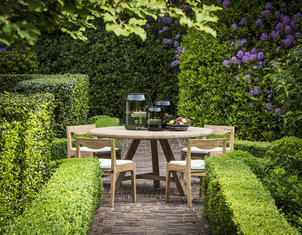 GOMMAIRE Outdoor | Organic Living Runder Tisch Anton Groß | Recyceltes Teakholz Naturgrau