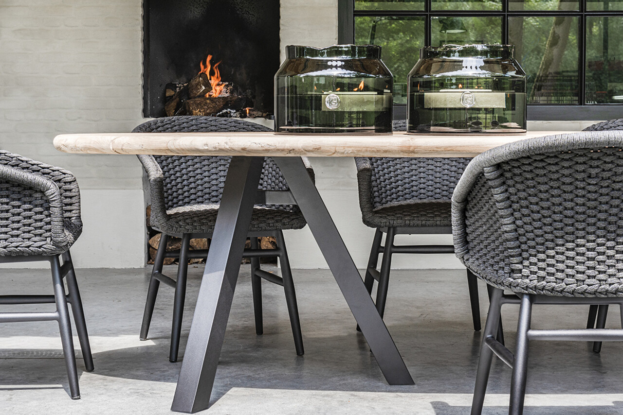 GOMMAIRE Outdoor | Organic Living Poltrona Charly | Struttura in alluminio nero opaco / Corda (Seduta interna in schiuma ad asciugatura rapida)