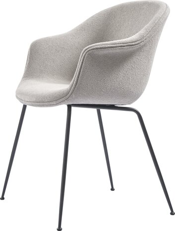 Gubi Sedia da pranzo pipistrello | Boucle chiaro 008 e base nera opaca Gubi Sedia da pranzo pipistrello | Boucle chiaro 008 e base nera opaca