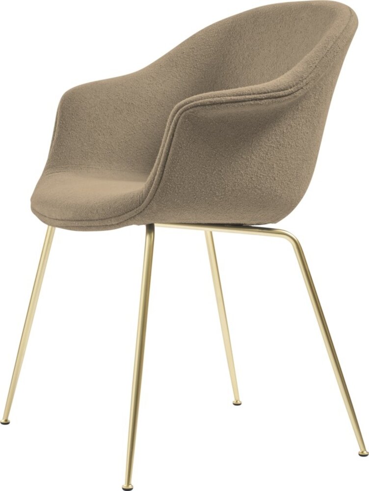 Gubi Silla de comedor de murciélago | Luz Bouclé 003 y base de latón semimate Gubi Silla de comedor de murciélago | Luz Bouclé 003 y base de latón semimate