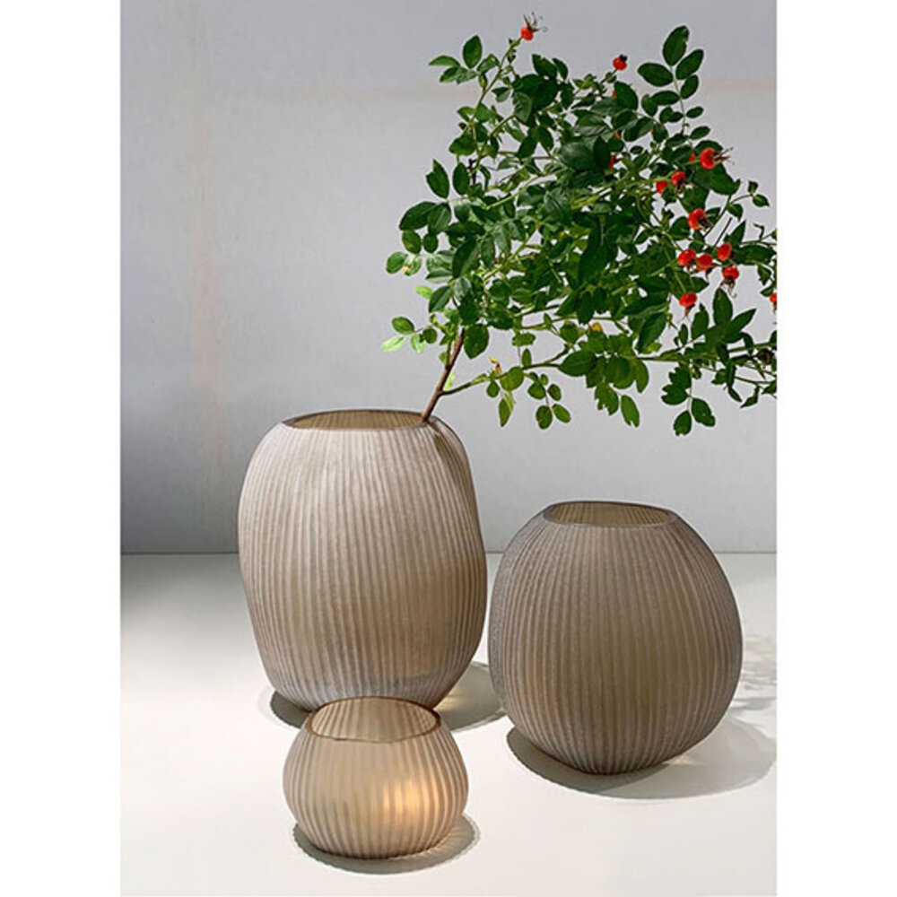 Vase Nagaa L | smoke grey - NU PUUR & GROEN B.V.