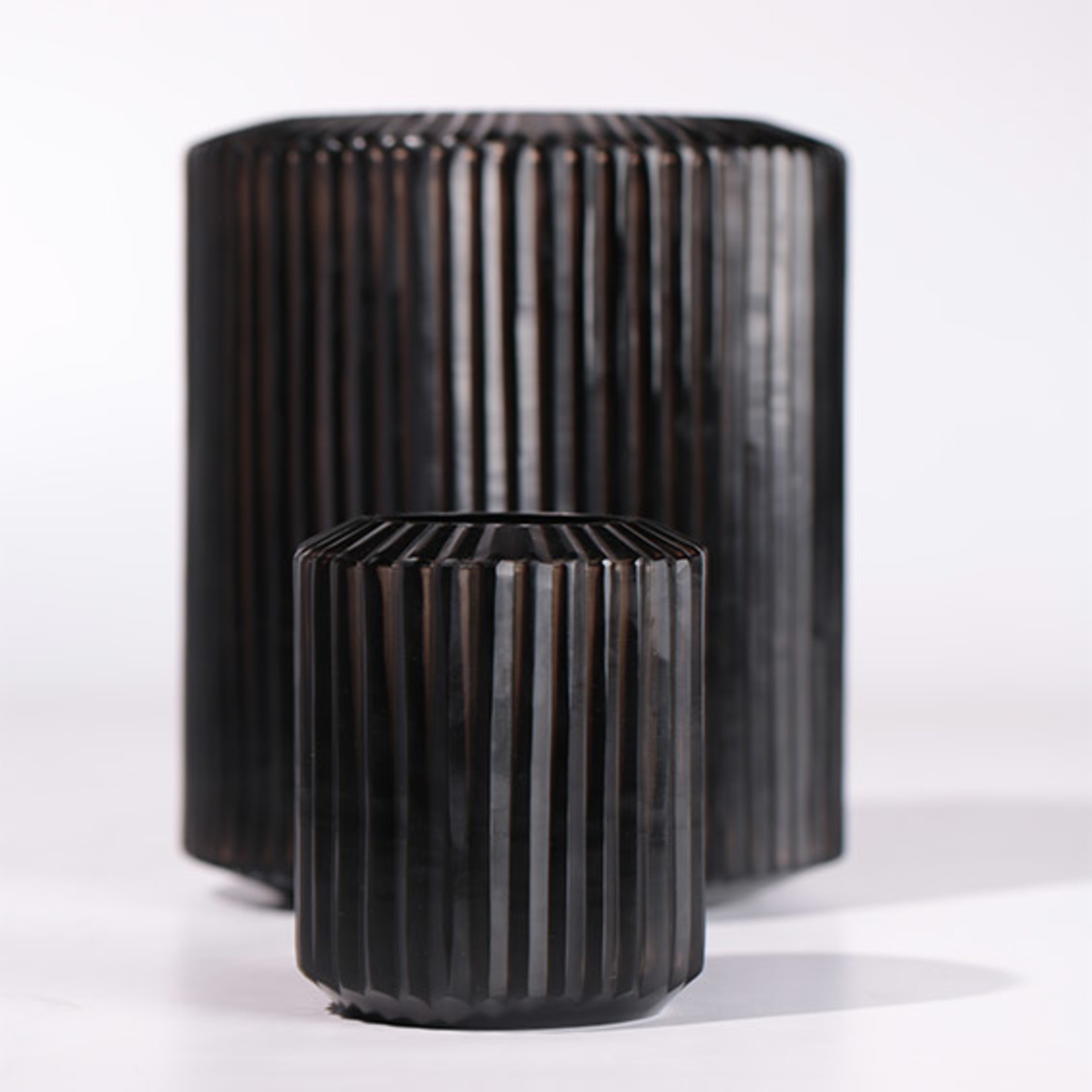 Guaxs Vase Omar S | Smoke Gray / Black