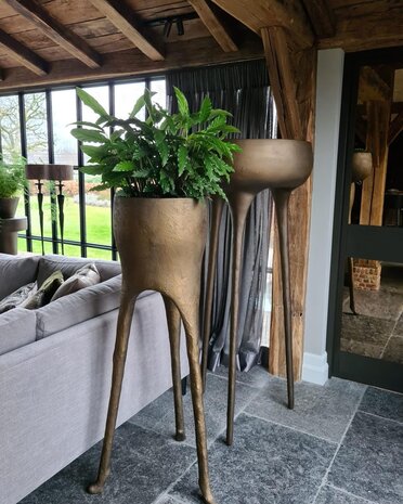 POLDR Design Vaso per gambe L | Bronzo grezzo POLDR Design Vaso per gambe L | Bronzo grezzo
