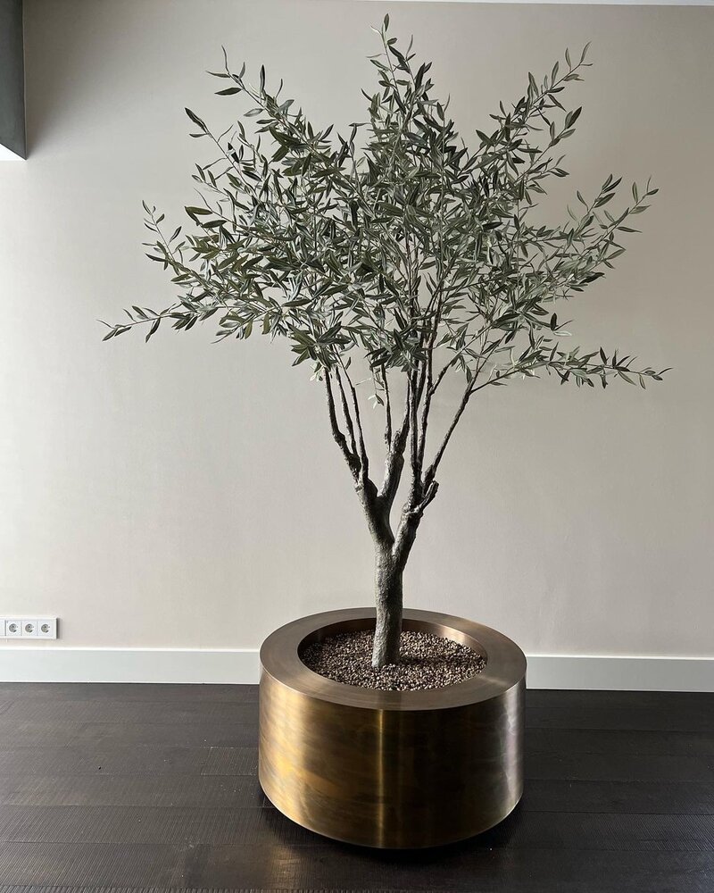 LVIV planters LVIV Fioriera in ottone stagionato 90 cm LVIV planters LVIV Fioriera in ottone stagionato 90 cm