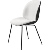 Gubi Chaise de salle à manger Beetle | Façade Rembourrée Light Bouclé, Noir & Base Laiton Semi Mat Gubi Chaise de salle à manger Beetle | Façade Rembourrée Light Bouclé, Noir & Base Laiton Semi Mat