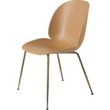 Gubi Käfer Esszimmerstuhl | Ungepolsterter Sockel in Bernsteinbraun und antikem Messing Gubi Käfer Esszimmerstuhl | Ungepolsterter Sockel in Bernsteinbraun und antikem Messing