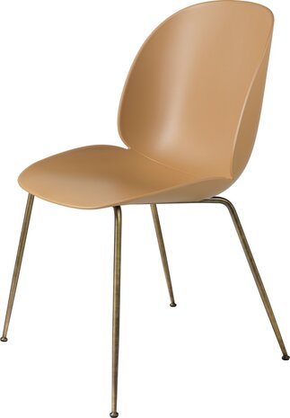 Gubi Sedia da pranzo Beetle | Base in ottone anticato e marrone ambrato non imbottito Gubi Sedia da pranzo Beetle | Base in ottone anticato e marrone ambrato non imbottito