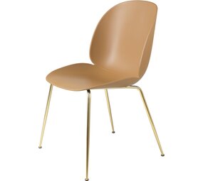 Gubi Chaise de salle à manger Beetle | Base semi-mate en laiton et marron ambre non rembourrée Gubi Chaise de salle à manger Beetle | Base semi-mate en laiton et marron ambre non rembourrée