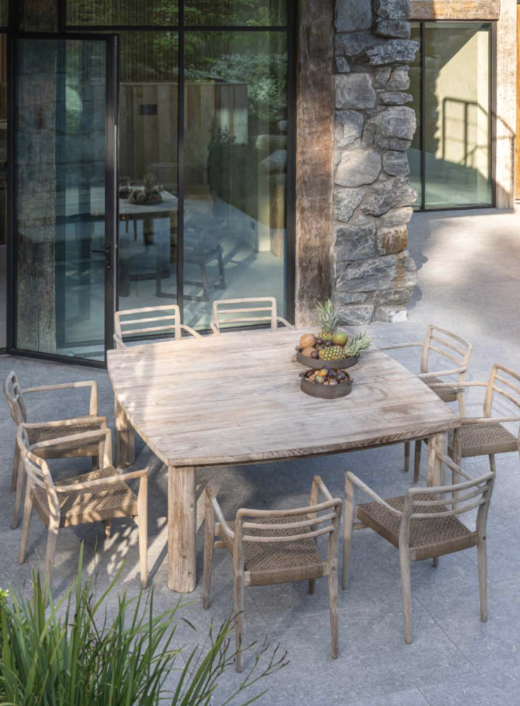 GOMMAIRE Outdoor | Organic Living Stapelbarer Sessel Jared | Teakholz Naturgrau / PE-Geflecht Antikgrün