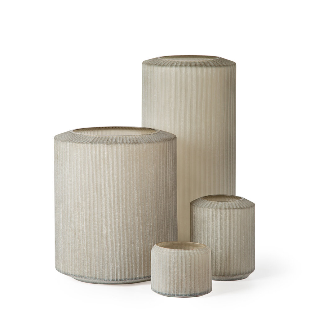 Guaxs Omar M Vase | Smokegrey