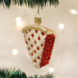 Old World Christmas Punto de pastel de cerezas | Decoración navideña Old World Christmas Punto de pastel de cerezas | Decoración navideña
