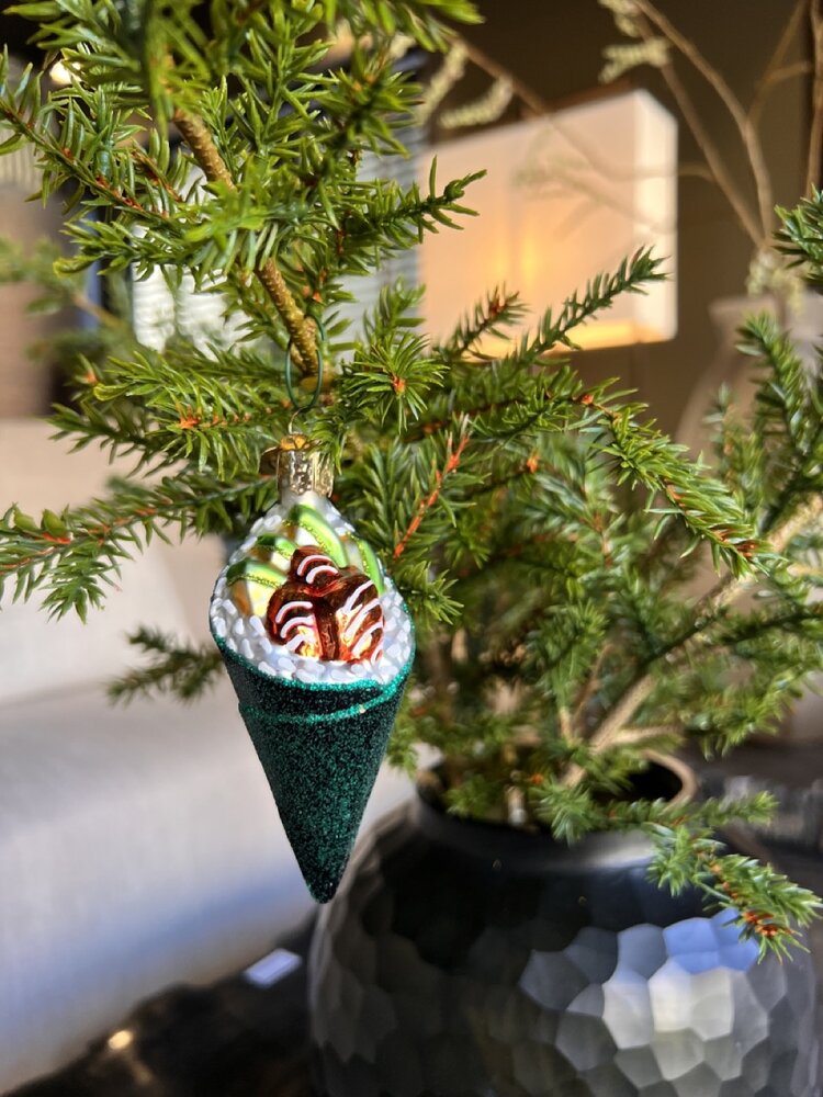 Old World Christmas Rotolo di sushi a mano | Ornamento di Natale Old World Christmas Rotolo di sushi a mano | Ornamento di Natale