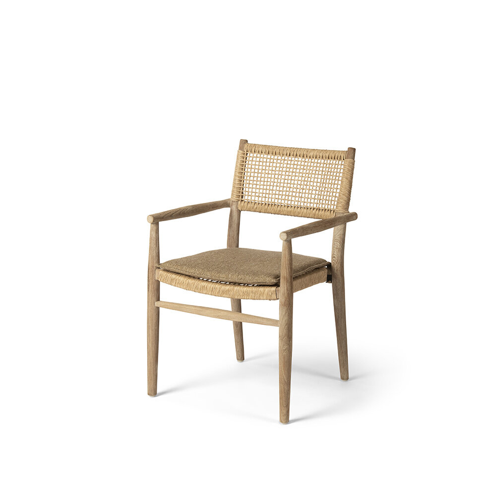 GOMMAIRE Outdoor | Organic Living Stapelbarer Sessel Mieke | Teak Naturgrau / PE-Geflecht Sand
