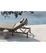 GOMMAIRE Outdoor Meubels | Organic Living Transat Mieke avec roulettes | Teck gris naturel / Résine tressée sable