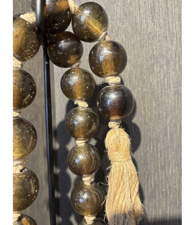 NU PUUR & GROEN Glass necklace on stand - Round bead