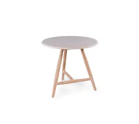 GOMMAIRE - Organic Living - Design Furniture Table ronde de bistro Faye | Teck gris naturel / Plateau en béton GOMMAIRE - Organic Living - Design Furniture Table ronde de bistro Faye | Teck gris naturel / Plateau en béton