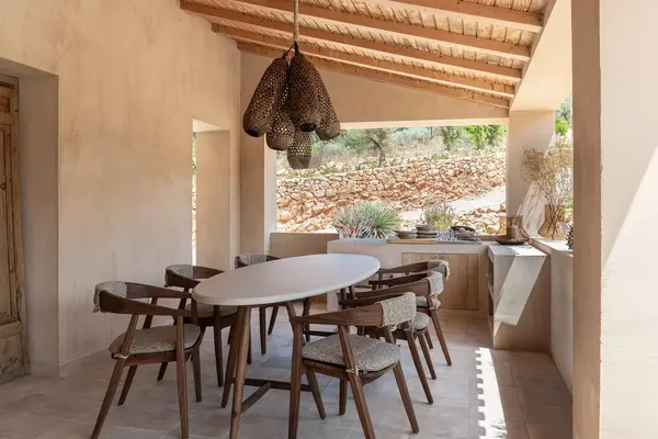 GOMMAIRE Outdoor | Organic Living Tavolo ovale Faye | Legno di teak con finitura marrone Emas / Piano in cemento