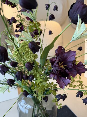 SILK-KA Künstlicher Blumenstrauß „Ein Hauch von Bordeaux“ SILK-KA Künstlicher Blumenstrauß „Ein Hauch von Bordeaux“