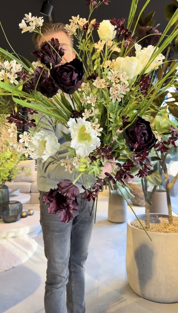 SILK-KA Kunstig blomsterbukett "Hvite og burgunderrøde tulipaner" SILK-KA Kunstig blomsterbukett "Hvite og burgunderrøde tulipaner"