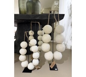 NU PUUR & GROEN Collier « Coton mâché » blanc