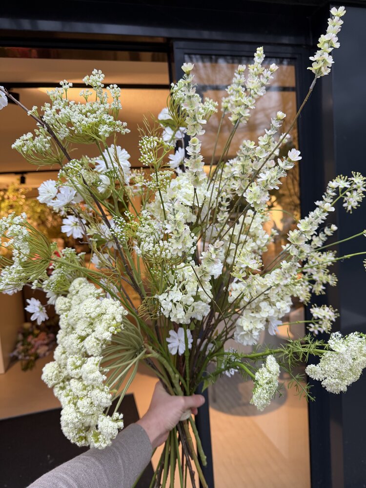 SILK-KA Künstlicher Blumenstrauß „Gemischtes Weiß – Limitierte Auflage“