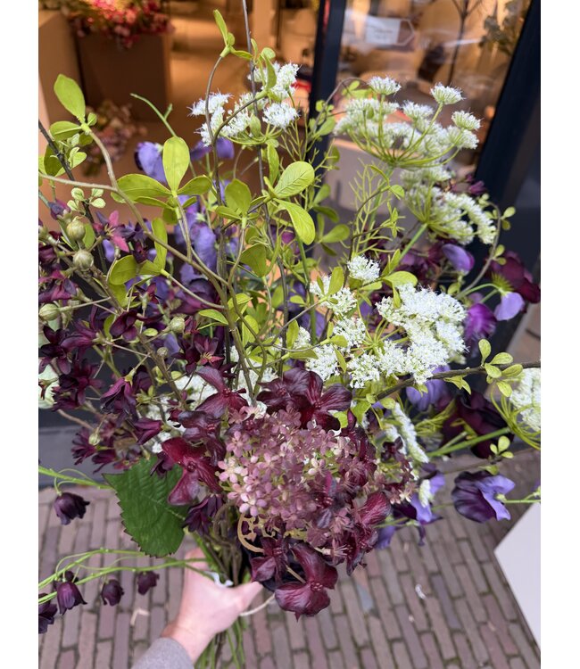 SILK-KA Kunst bloemen boeket " Burgundy Pleasure - Limited Edition ''