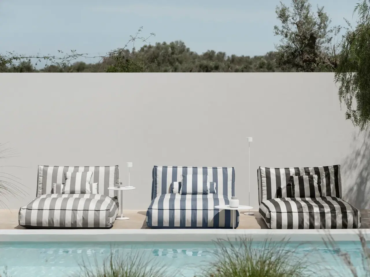 Blomus Lit d'extérieur STAY | Blanc lys/Noir