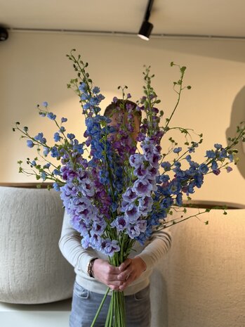 SILK-KA Kunstbloemen boeket "Royal Delphinium Blue" Large SILK-KA Kunstbloemen boeket "Royal Delphinium Blue" Large