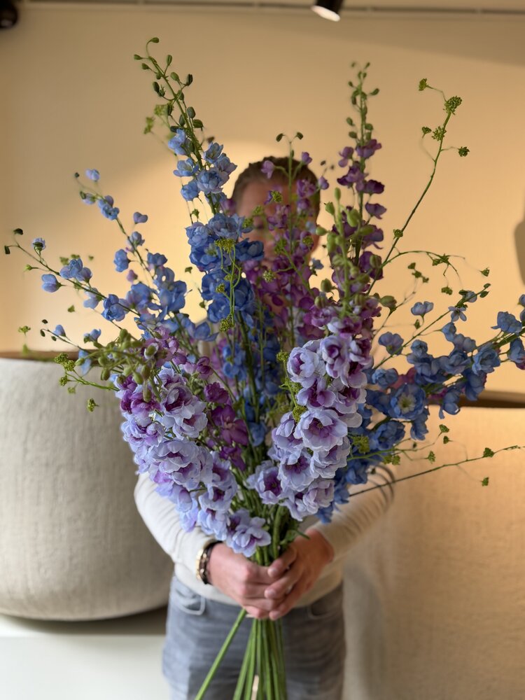 SILK-KA Kunstbloemen boeket "Royal Delphinium Blue" Large SILK-KA Kunstbloemen boeket "Royal Delphinium Blue" Large
