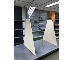 Plexiglas safety screen with base