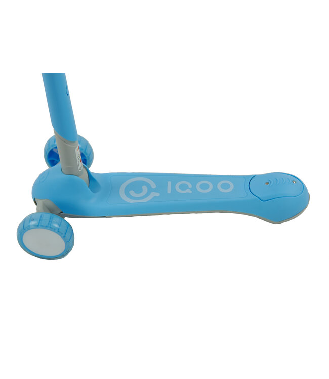 IQOO - Step - met LED Wielen - Blauw