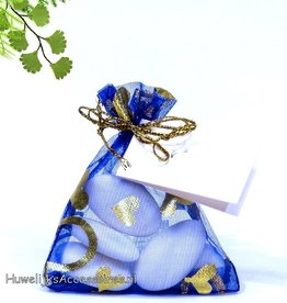 Blauw organza zakje met bruidssuikers