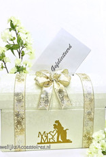 Mr & Mrs goud bruidspaar enveloppendoos versierd met gouden lint