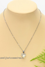 Mooie zilveren ketting met een parel en strass pendant