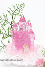Disney Roze kristal kasteel op een witte kant ondergrond taarttopper