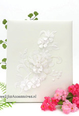 Ivoor receptie gastenboek met wit geborduurde bloemen