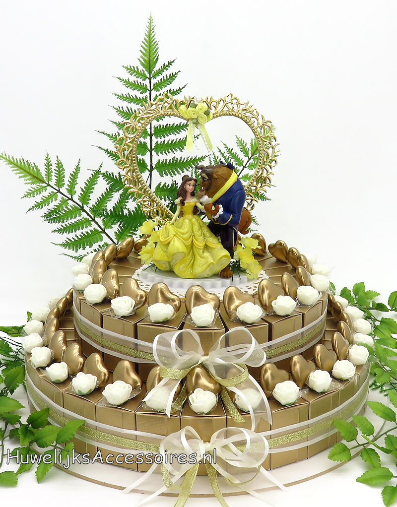 Disney Trouw bedankjes taart met ivoor roosjes en gouden hartjes